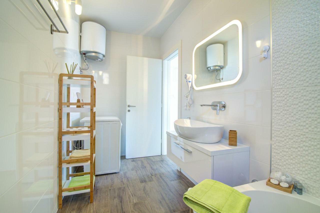 Apartment Segnia Сень Екстер'єр фото