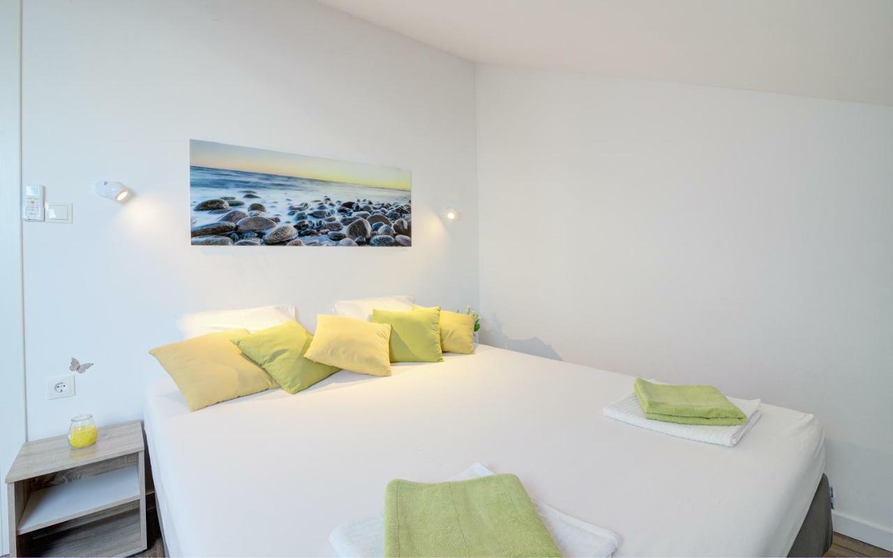 Apartment Segnia Сень Екстер'єр фото