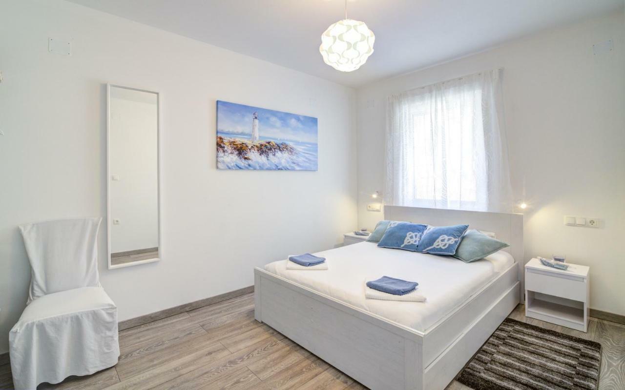 Apartment Segnia Сень Екстер'єр фото