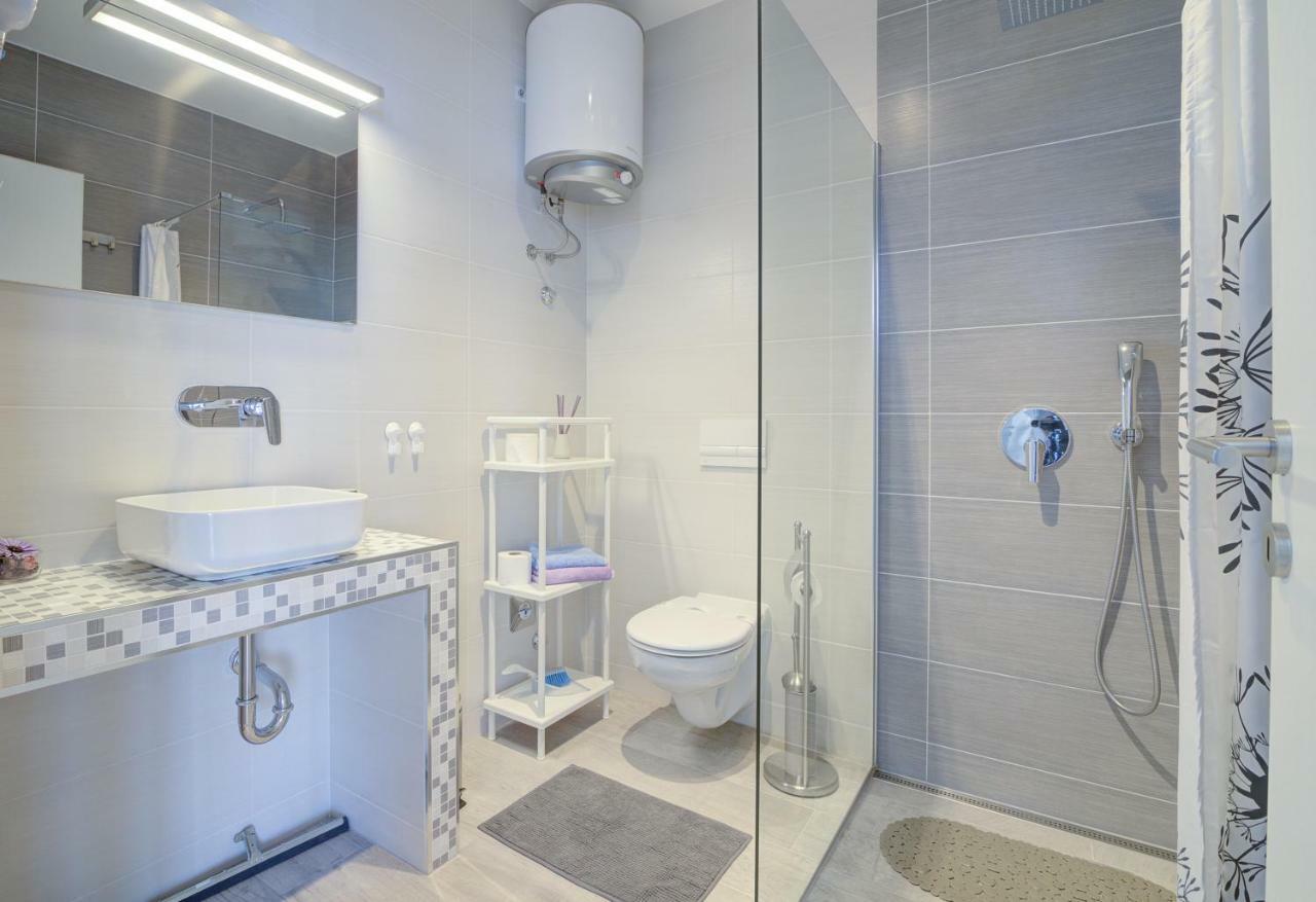 Apartment Segnia Сень Екстер'єр фото