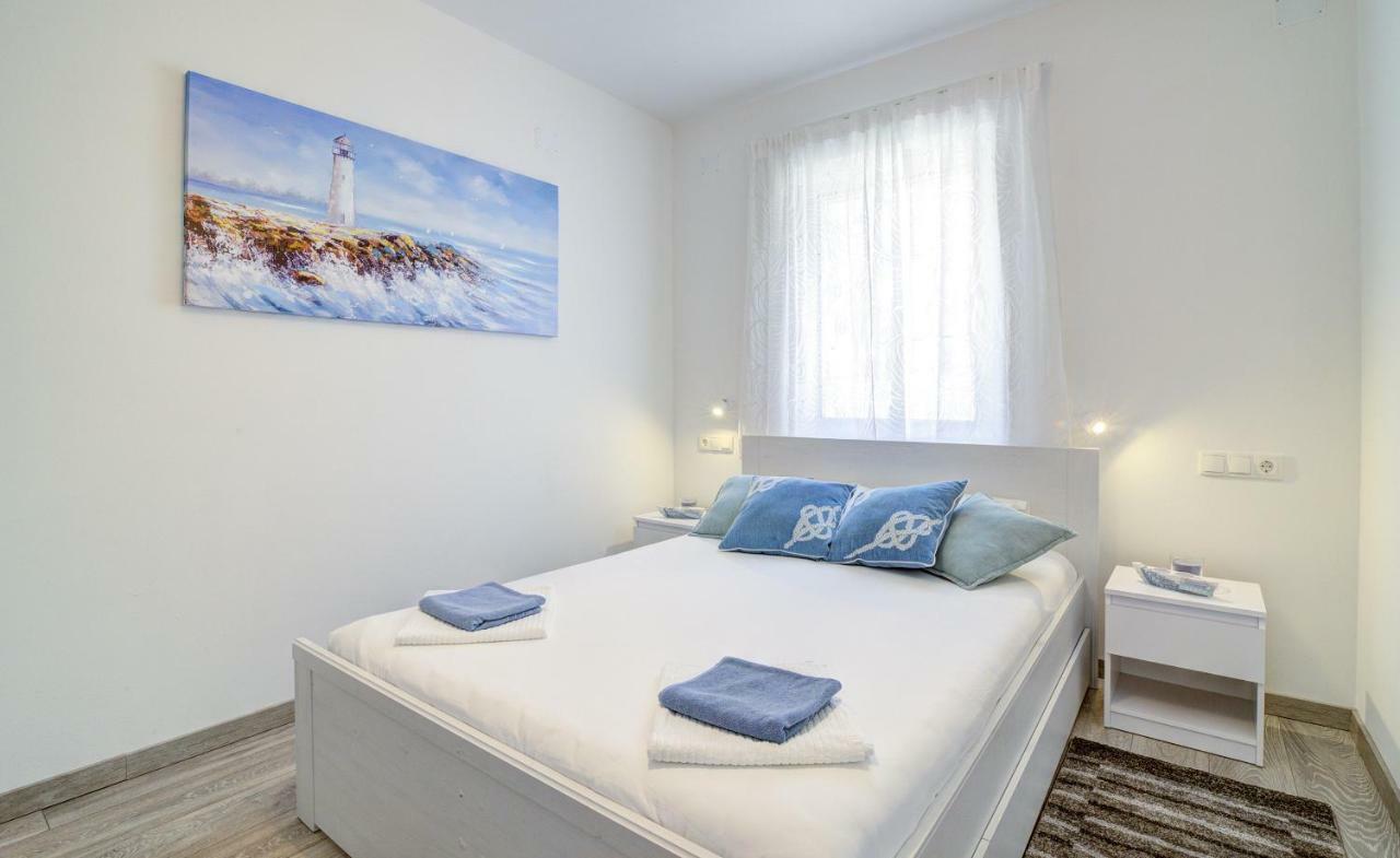 Apartment Segnia Сень Екстер'єр фото